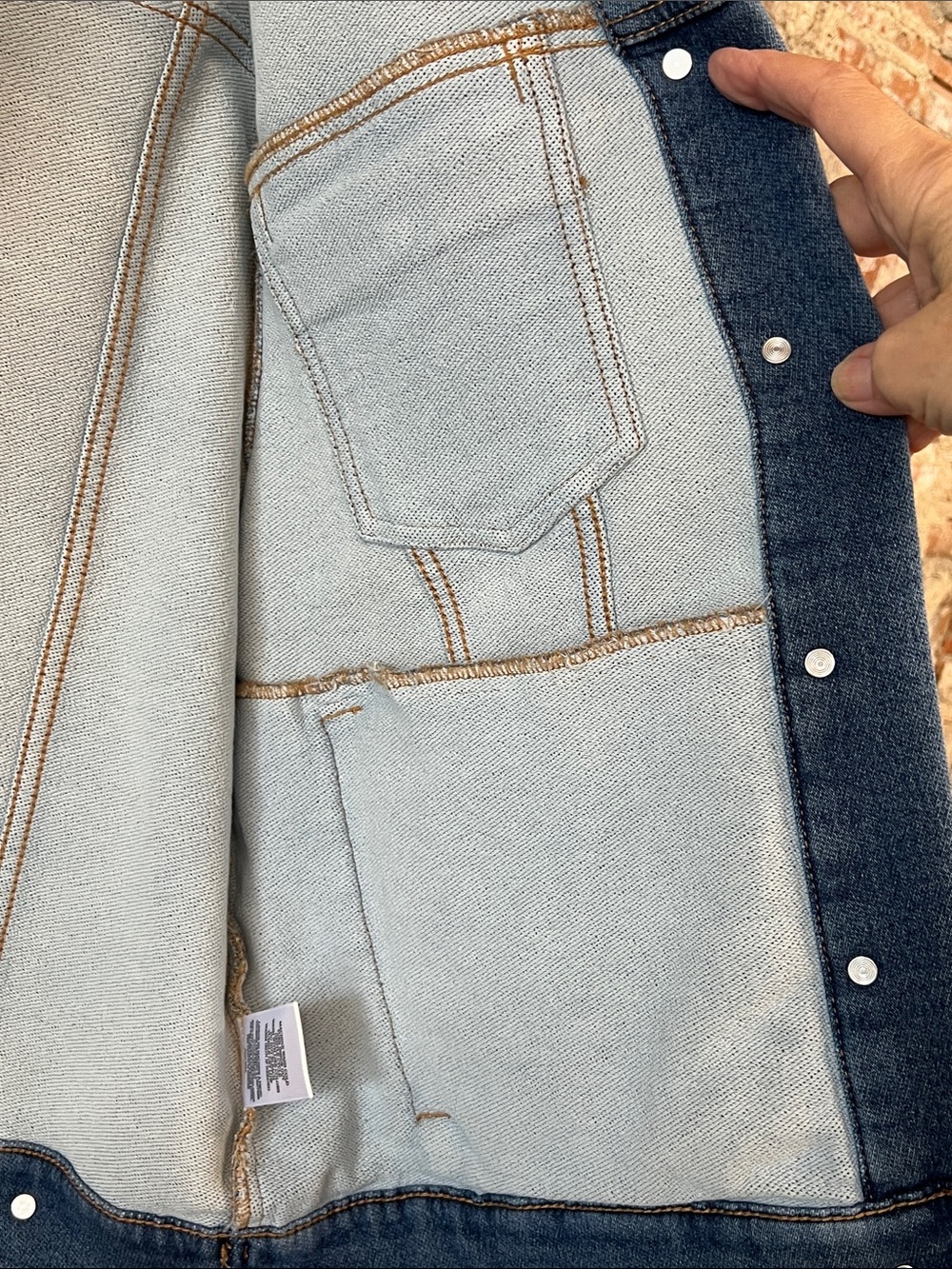 NWT Z Supply Dallas Medium Wash Denim Trucker Jacket with stretch - Picture 12 of 14